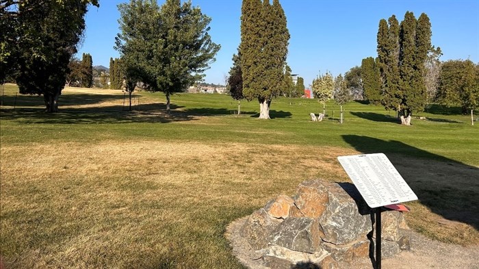  Cairn in the Old Men's Provincial Cemetery 