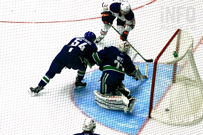 Edmonton Oilers' Joseph Winquist puts Edmonton up 2-0 early in the second period.