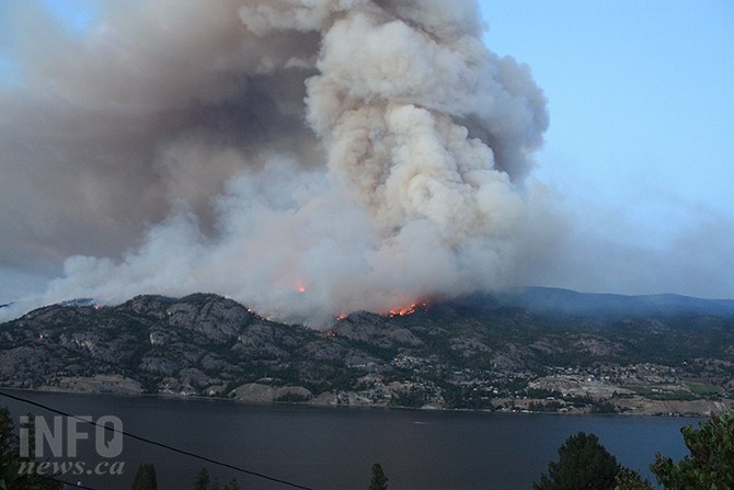 Smoke from the Mount Christie wildfire billows high into the sky last night, Aug. 18, 2020.