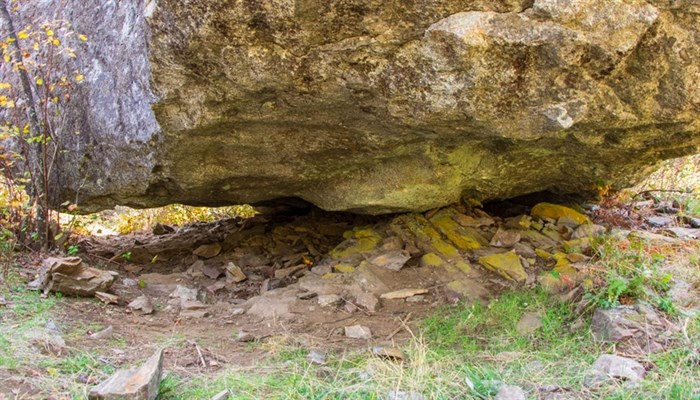 This show that the Creston rock really is balancing.